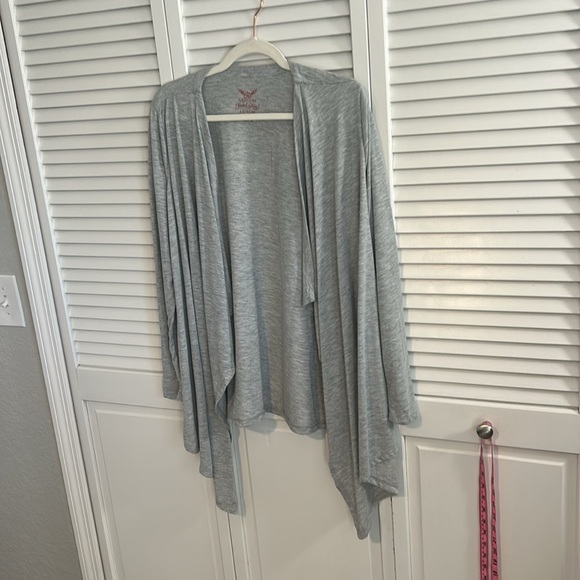 Pretty light heather gray shrug - Picture 2 of 6